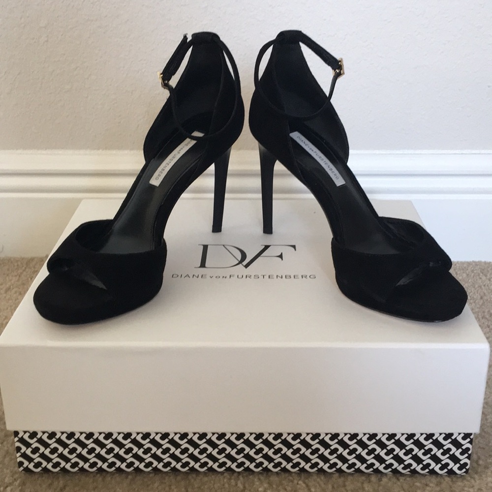 DVF Jalen. Worn only twice. Excellent condition!